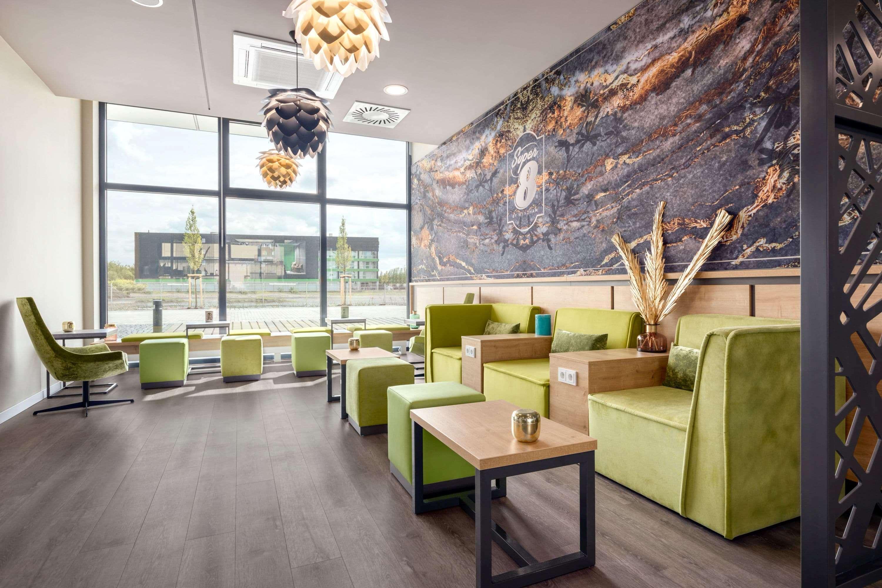 Hotel Super 8 By Wyndham Oberhausen Am Centro Esterno foto