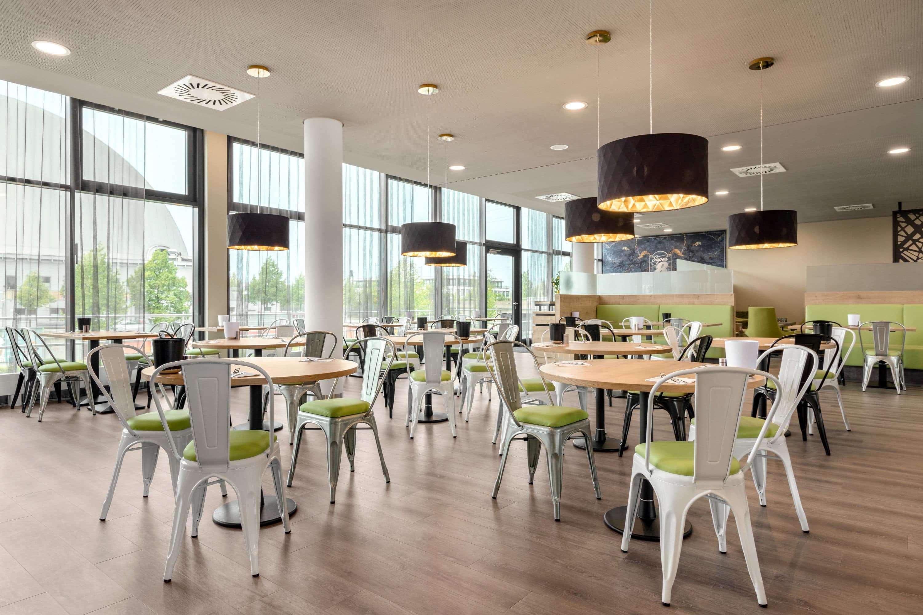 Hotel Super 8 By Wyndham Oberhausen Am Centro Esterno foto